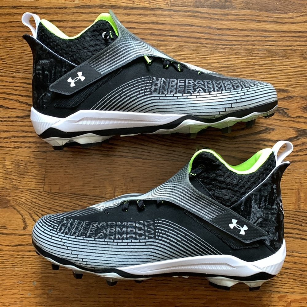 Under Armour Men's Highlight Hammer D Football Cleat